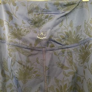 Beyond Yoga Navy Legging with Floral Pattern